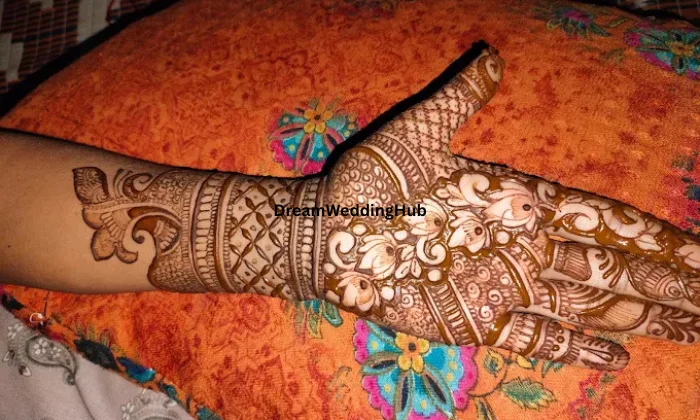 BEST MEHNDI ARTIST IN BAREILLY